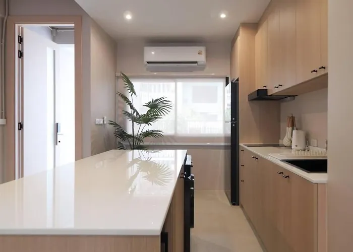 Mali Townhome Near Bts Asok & Terminal 21 バンコク都