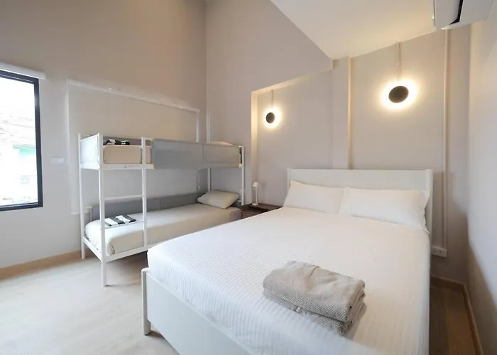 Mali Townhome Near Bts Asok & Terminal 21 * バンコク都