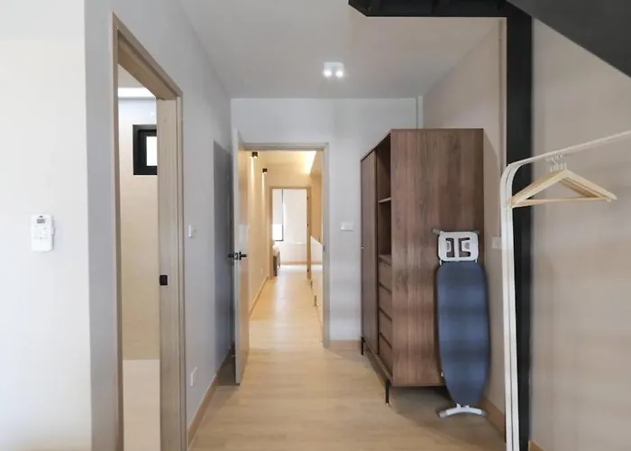 Mali Townhome Near Bts Asok & Terminal 21 バンコク都