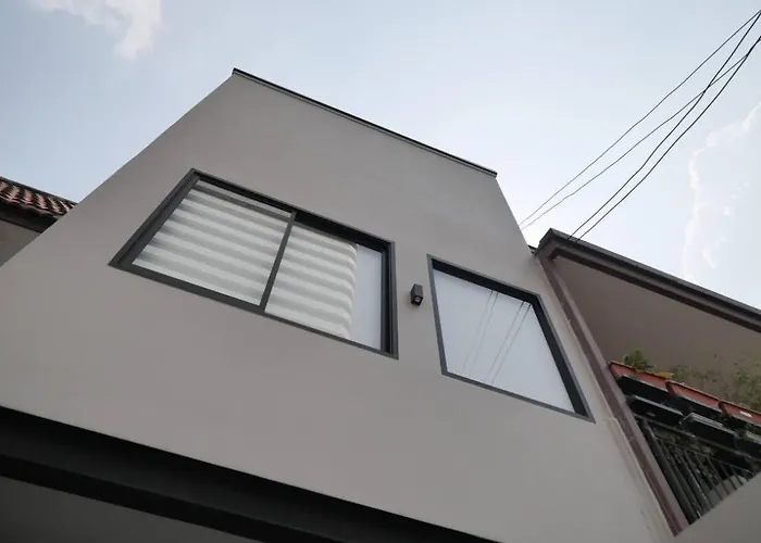Mali Townhome Near Bts Asok & Terminal 21 バンコク都